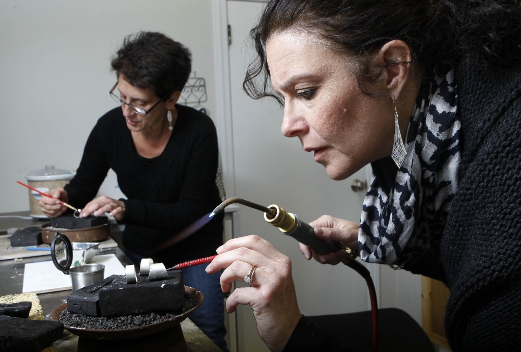 10 IJ02insider murray jewelry